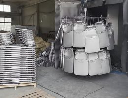 chwyth sandio o olau stryd