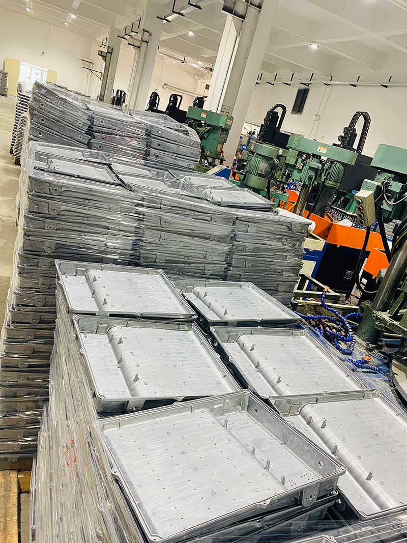 die-cast-floodlight-dai