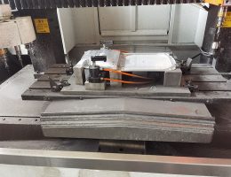 tyllau goleuadau dan arweiniad yn gwneud